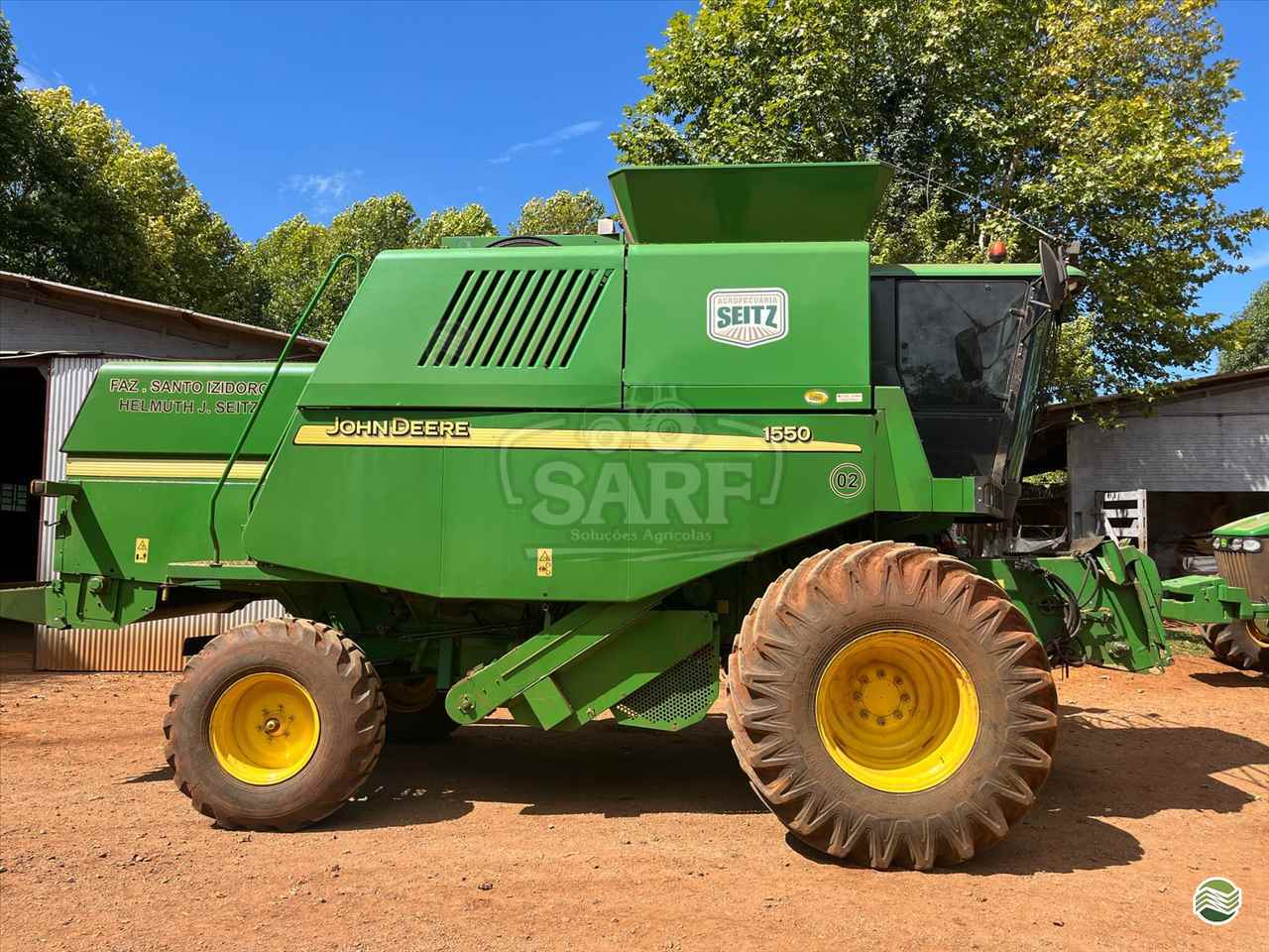 COLHEITADEIRA JOHN DEERE JOHN DEERE 1550 SARF Soluções Agrícolas UBERLANDIA MINAS GERAIS MG